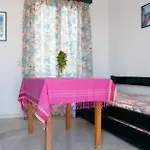 شقة Chrisanthi