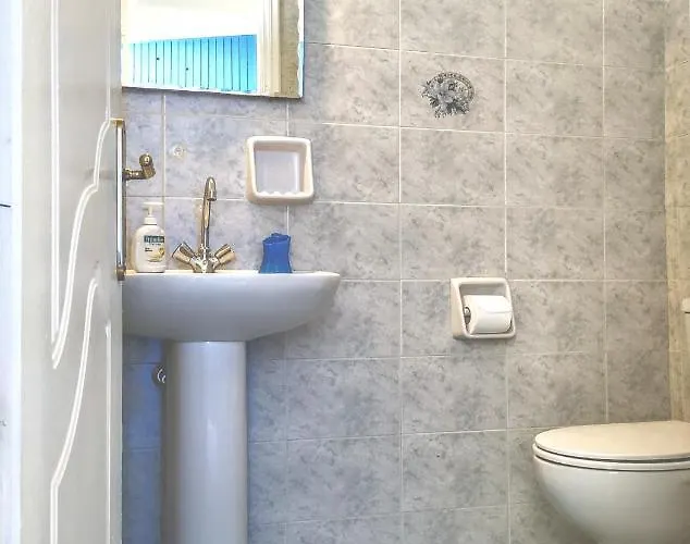 Chrisanthi Apartment *